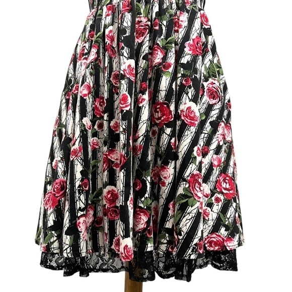 Hot Topic Corset Striped Rose Print Lace Pin Up Rockabilly Dress Womens Medium - Picture 8 of 16